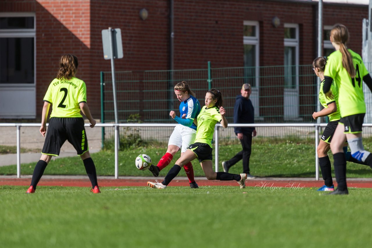 Bild 57 - B-Juniorinnen TSV Schoenberg - Holstein Kiel : Ergebnis: 0:23